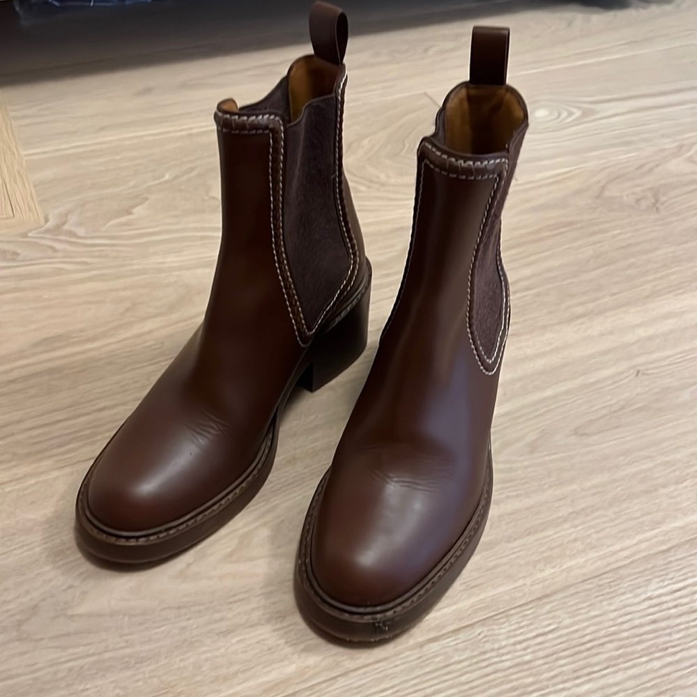 Chloé leather booties
